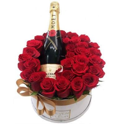 29 sarkanas rozes ar šampanieti Moet 12% - dāvanu kastē