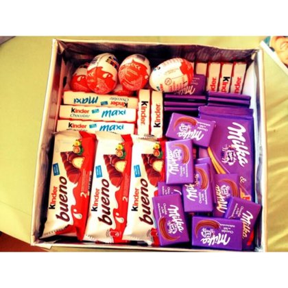 Kinder un Milka saldumi dāvanu kastē