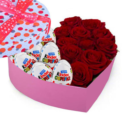 Sarkanas rozes un "Kinder Surprise" sirds formas dāvanu kastē (pēc izvēles - 3 dažādi lielumi)