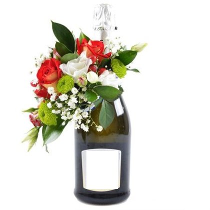 Bezalkoholiskais šampanietis ar ziedu dekorāciju